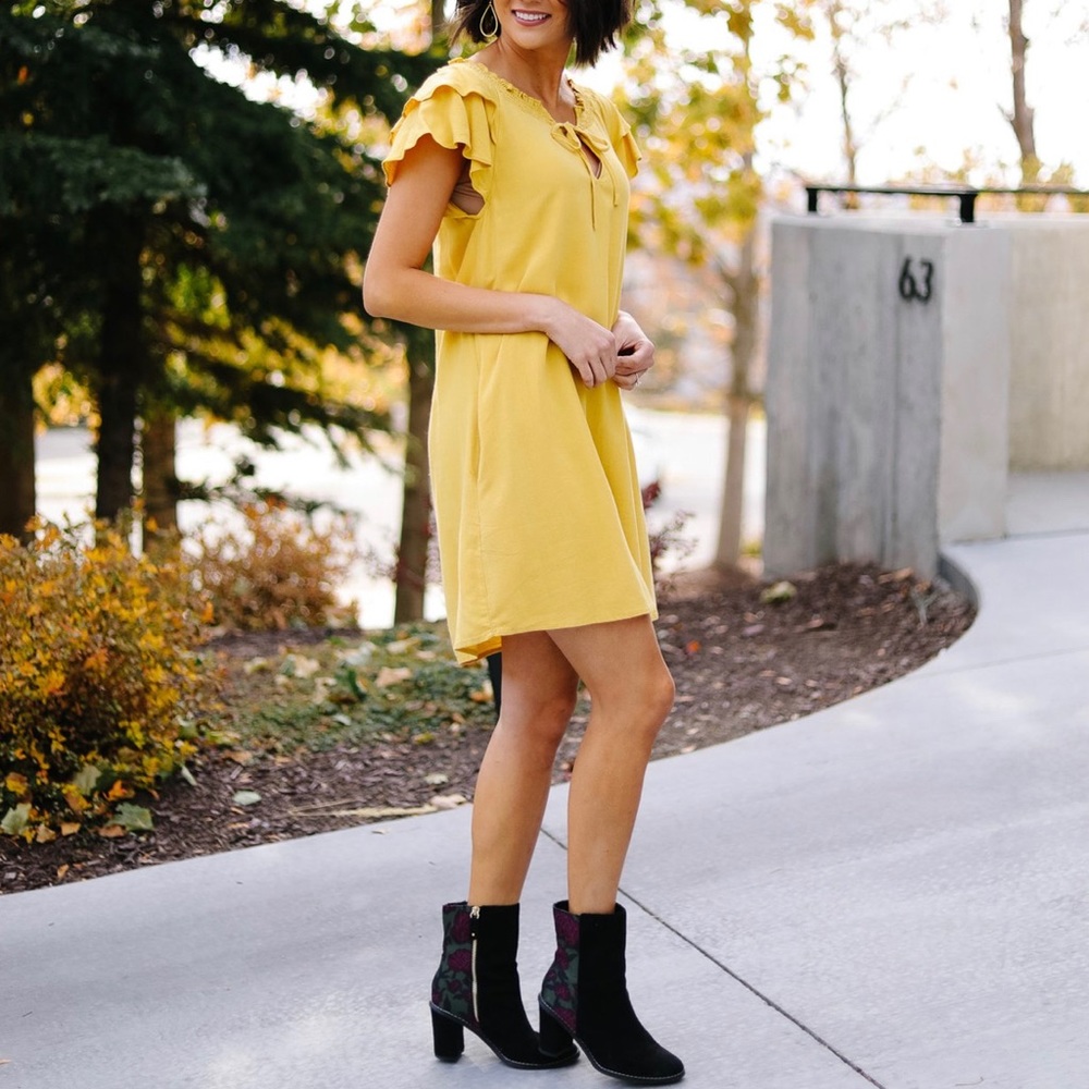 Golden Girl Smocked Neck Dress - Picture 4 of 7